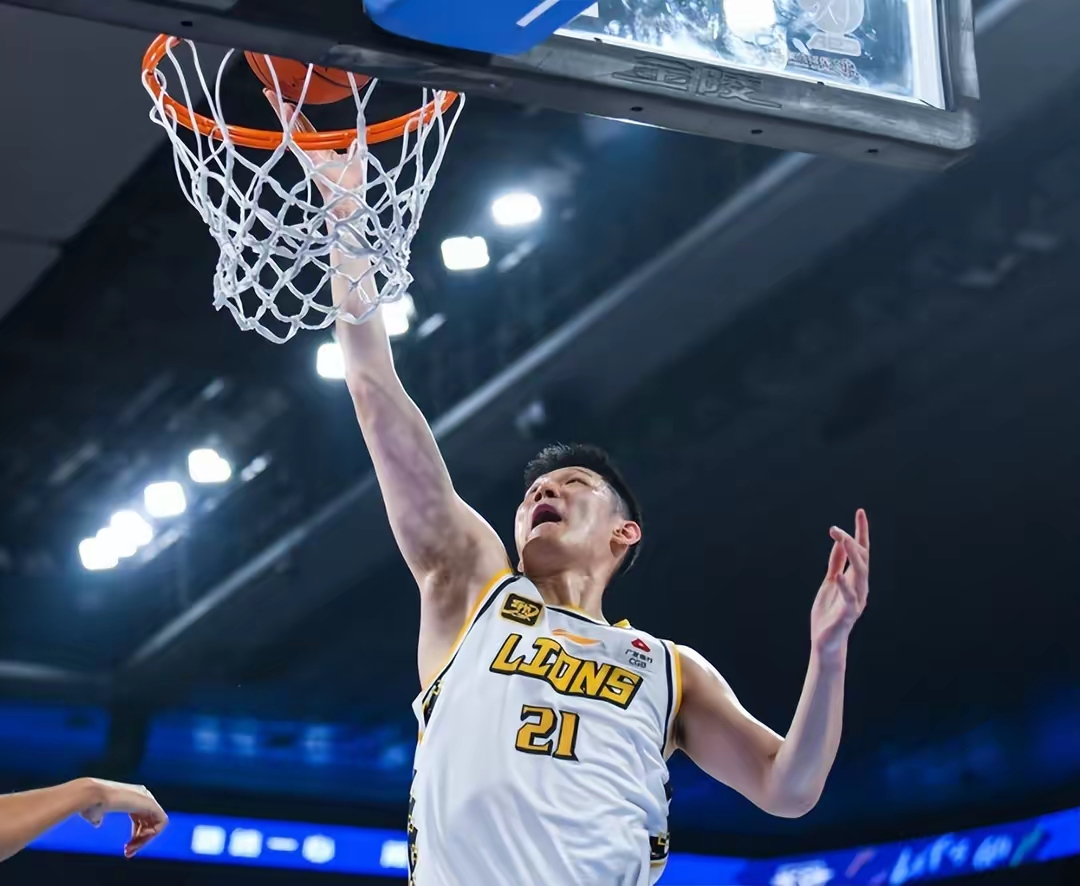 万博app包含广厦男篮训练开放日;今晚回应争议引欢呼;欧超杯在即;身体对抗强度拉满的词条