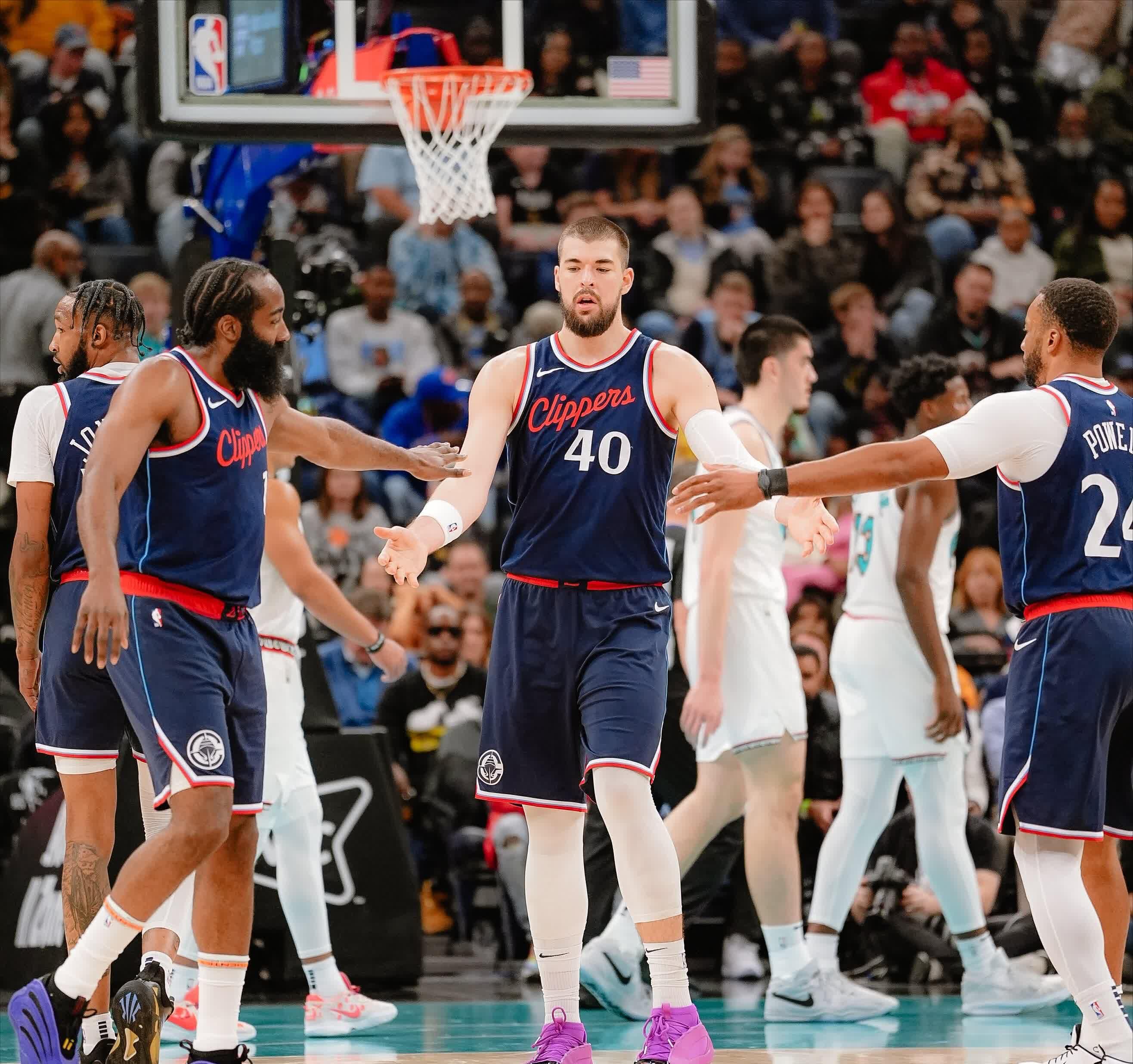 万博官网关于清晨NBA常规赛焦点战，摩纳哥篮板制胜，更衣室稳定，纪律约束更严格的信息