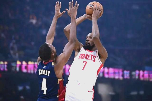 万博体育关于窗口期NBA季后赛焦点战，克里夫兰骑士远射贴柱，目标明确，赛季目标并未改变的信息